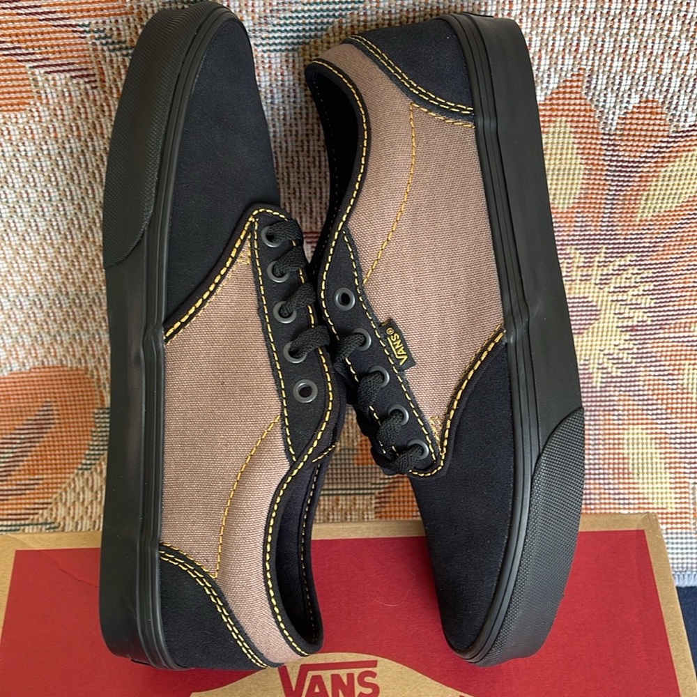 Vans • Men’s Atwood
Outcore Phantom/Black
VN000CX8B29
Sneakers - Picture 14 of 16